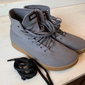 HIGH-TOP DARK GREY GUM CANVAS TRAINER